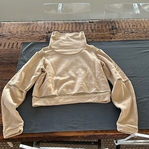 Alo cropped mesh turtleneck sweatshirt. Beige. Size S.